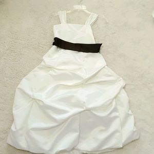 7-8 Girls flower girl  Dress